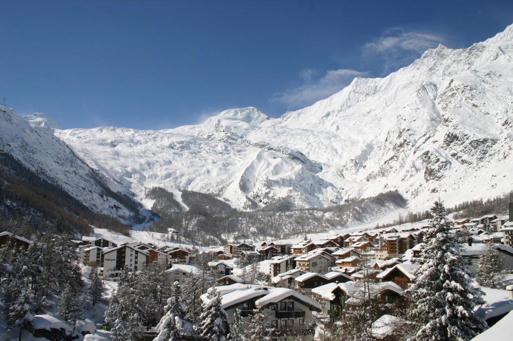 Hotel The Larix Ski-In Ski-Out Saas-Fee Exterior foto